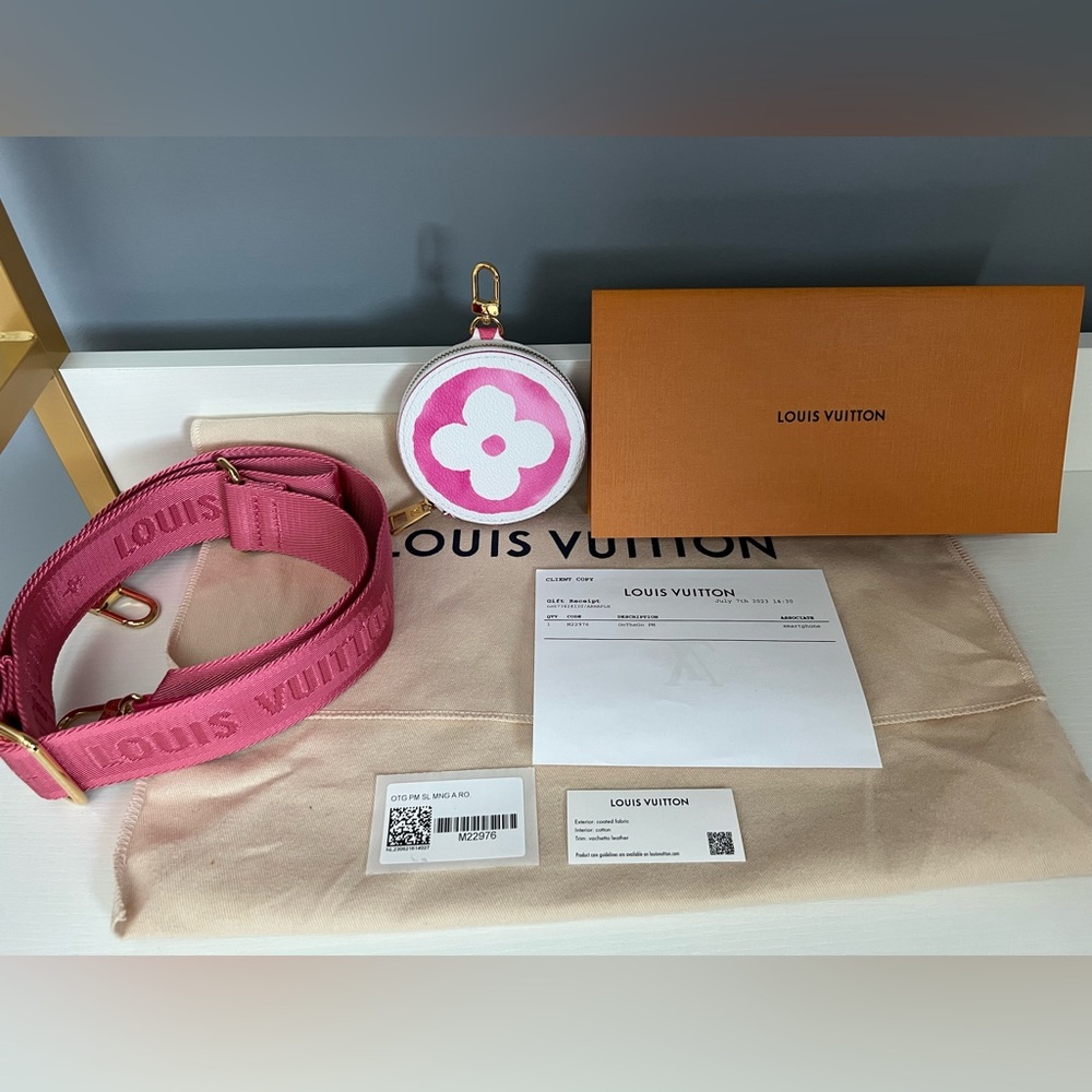 Louis Vuitton Monogram Giant By The Pool 2.0 On The Go PM Pink - Picture 12 of 14